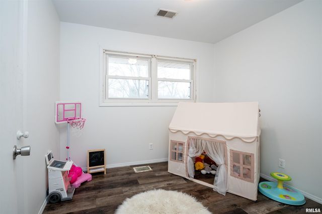 2133 N WELLINGTON Drive, Peoria, IL 61604