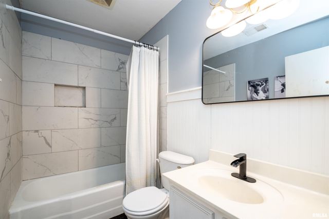 2133 N WELLINGTON Drive, Peoria, IL 61604