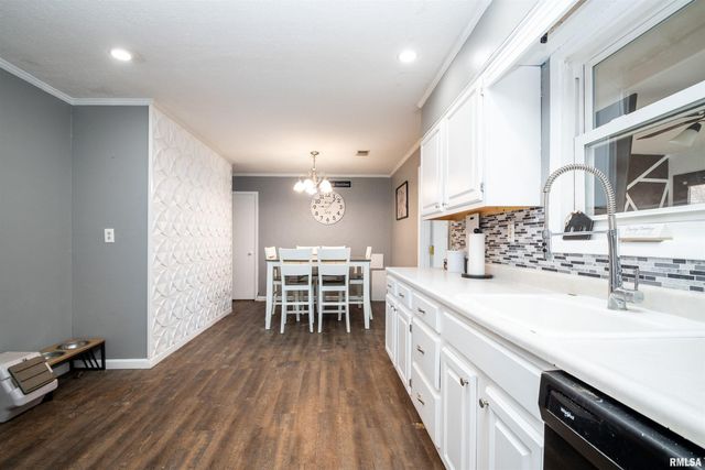 2133 N WELLINGTON Drive, Peoria, IL 61604