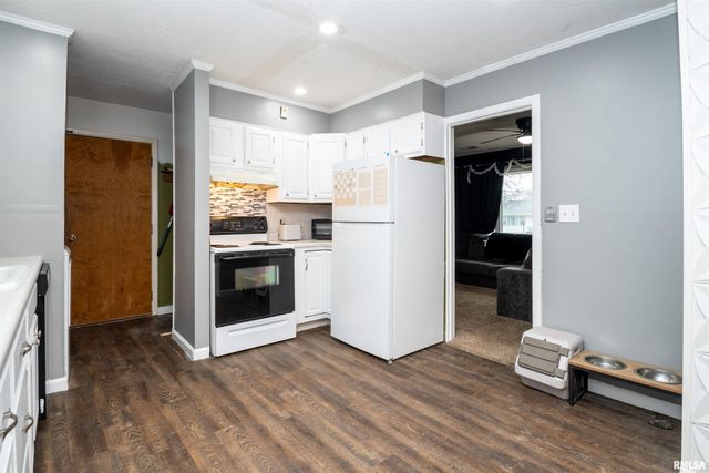 2133 N WELLINGTON Drive, Peoria, IL 61604