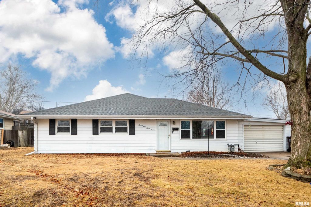 2133 N WELLINGTON Drive, Peoria, IL 61604