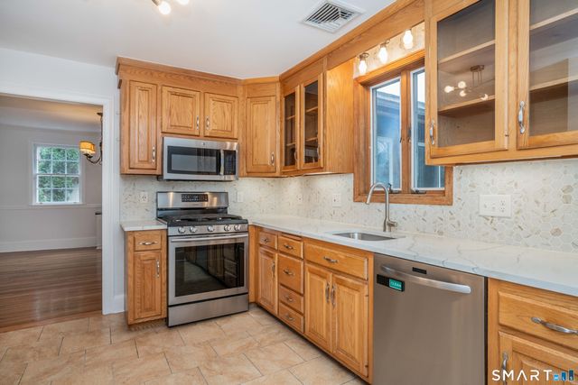 225 Auburn Road, West Hartford, CT 06119