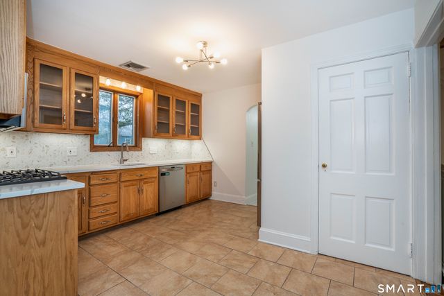 225 Auburn Road, West Hartford, CT 06119