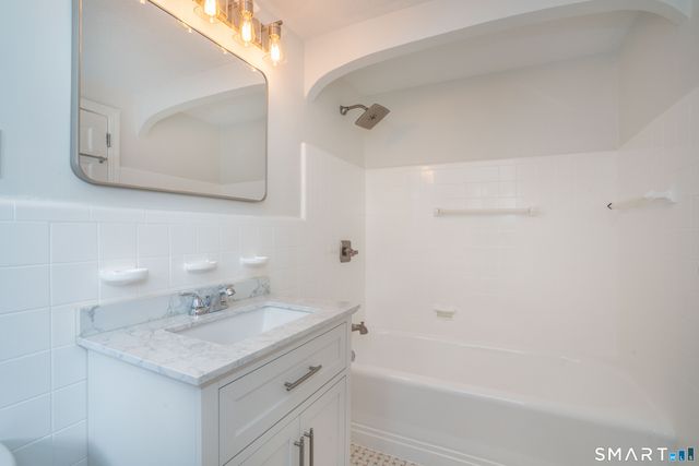 225 Auburn Road, West Hartford, CT 06119