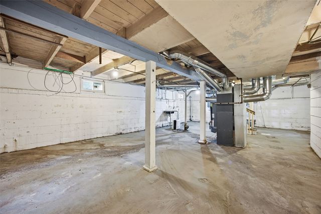 1008 Daniels Street NE, Cedar Rapids, IA 52402