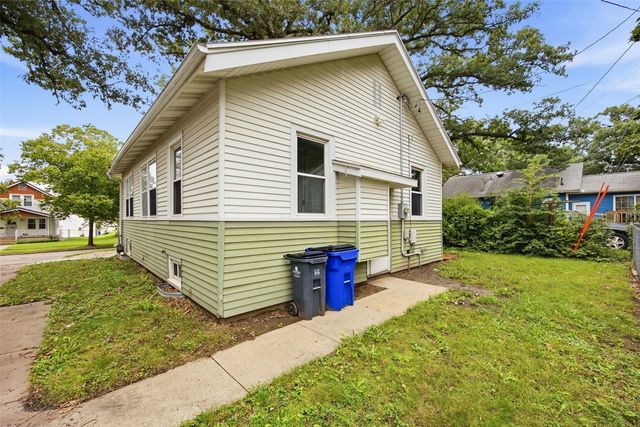 1008 Daniels Street NE, Cedar Rapids, IA 52402