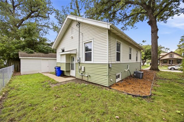 1008 Daniels Street NE, Cedar Rapids, IA 52402
