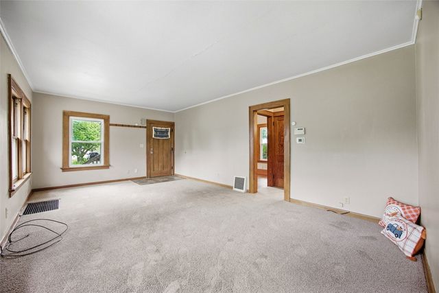 1008 Daniels Street NE, Cedar Rapids, IA 52402