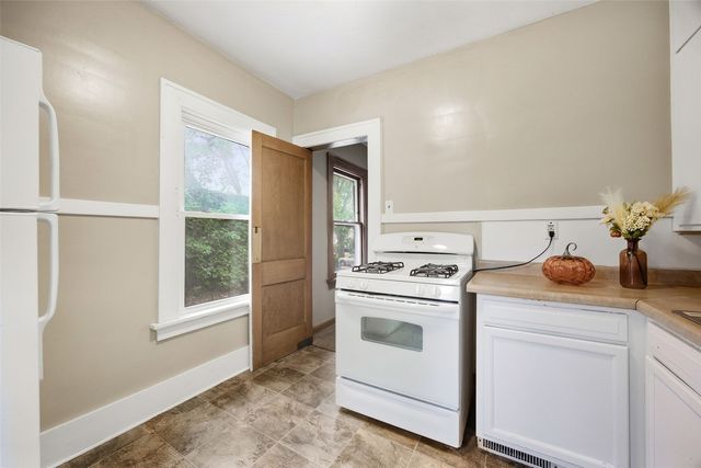 1008 Daniels Street NE, Cedar Rapids, IA 52402