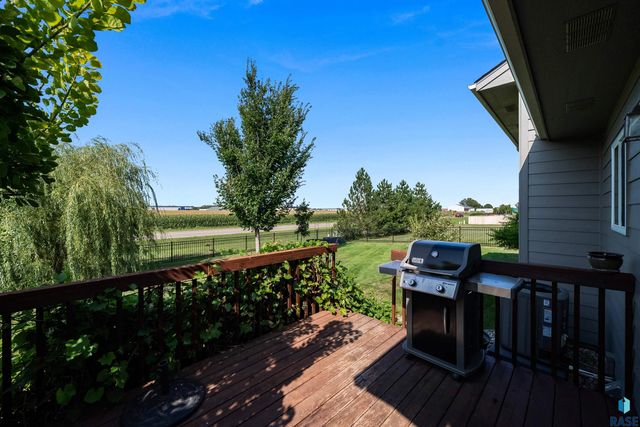 616 St Gregory St Street, Harrisburg, SD 57032