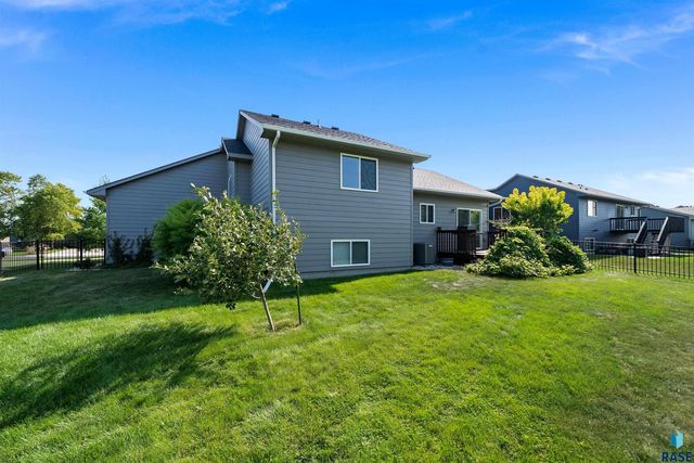 616 St Gregory St Street, Harrisburg, SD 57032