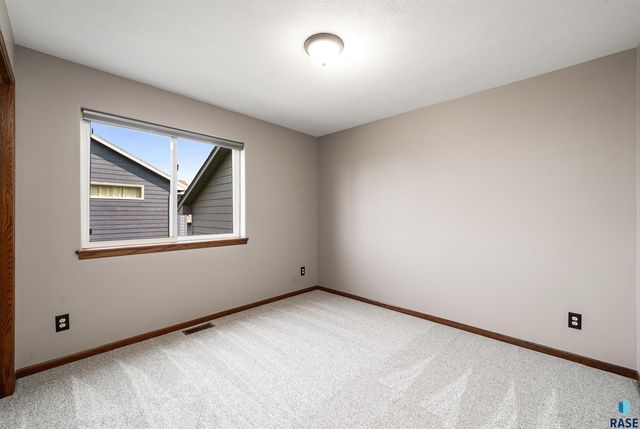 616 St Gregory St Street, Harrisburg, SD 57032