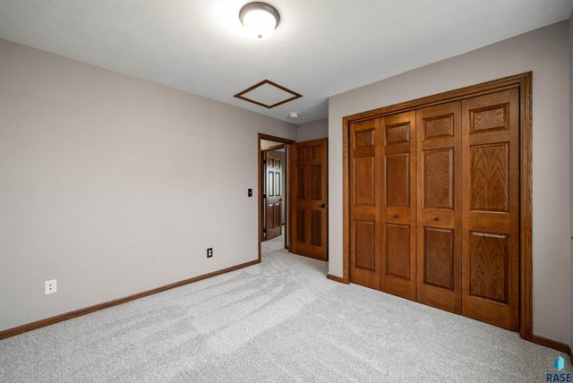 616 St Gregory St Street, Harrisburg, SD 57032