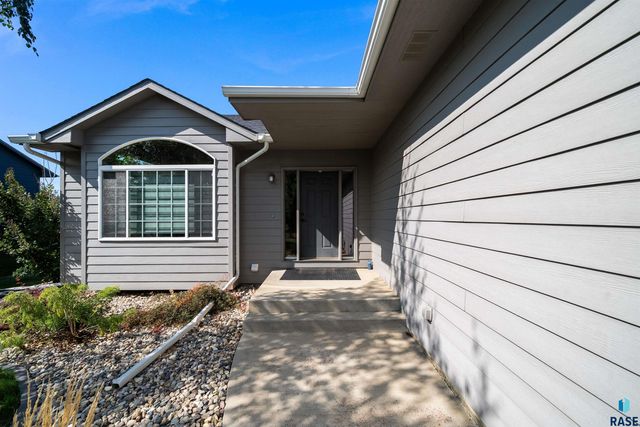 616 St Gregory St Street, Harrisburg, SD 57032