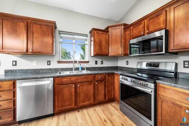 616 St Gregory St Street, Harrisburg, SD 57032