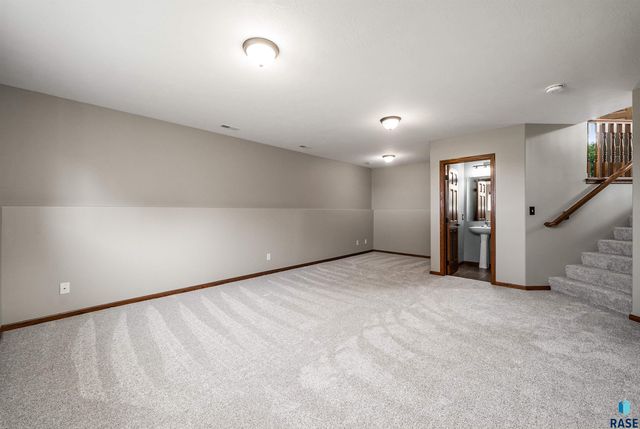 616 St Gregory St Street, Harrisburg, SD 57032