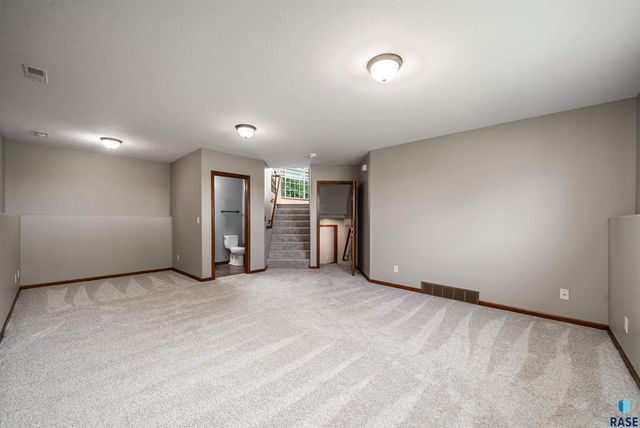 616 St Gregory St Street, Harrisburg, SD 57032