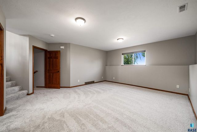 616 St Gregory St Street, Harrisburg, SD 57032
