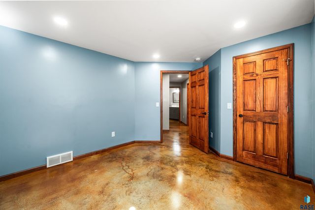 616 St Gregory St Street, Harrisburg, SD 57032