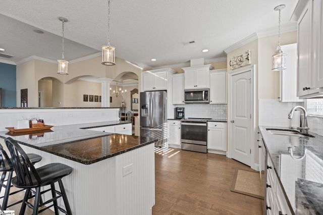 323 Holly Oaks Lane, Inman, SC 29349