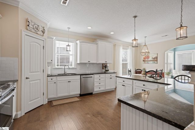 323 Holly Oaks Lane, Inman, SC 29349
