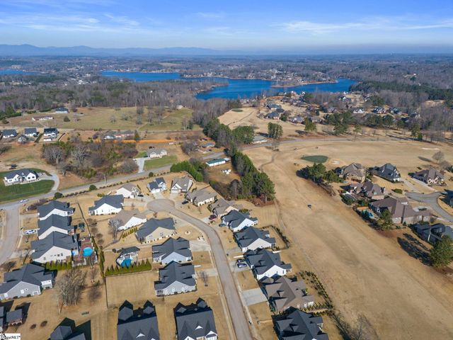 323 Holly Oaks Lane, Inman, SC 29349