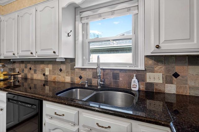 119 Williamsburg Lane, Bullard, TX 75757