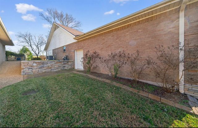 119 Williamsburg Lane, Bullard, TX 75757