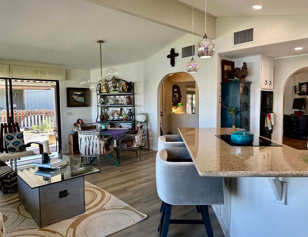 Image 18 of property listing at 73450 Country Club Drive 153, Palm Desert, CA 92260