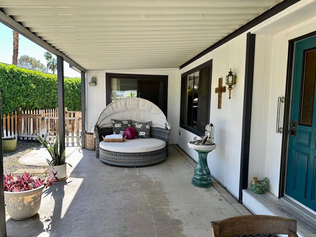 Image 7 of property listing at 73450 Country Club Drive 153, Palm Desert, CA 92260