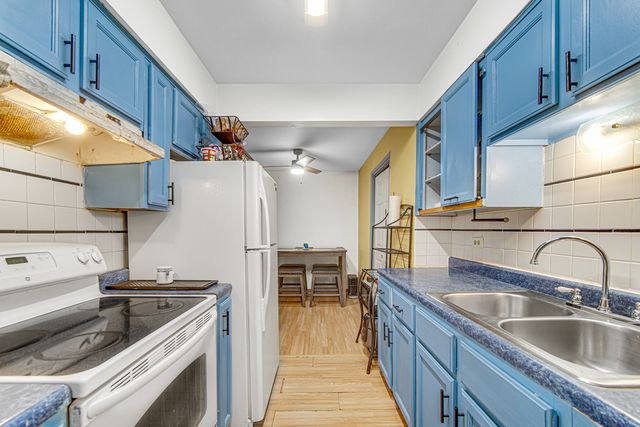 903 Elder Road 7, Homewood, IL 60430