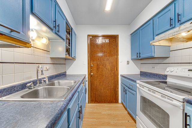 903 Elder Road 7, Homewood, IL 60430