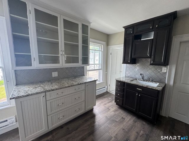 299 High Street 2nd Floor, Naugatuck, CT 06770