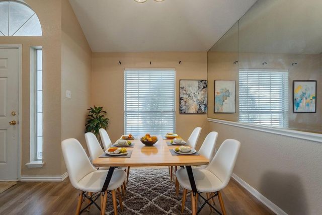 463 Maplegrove Road, Cedar Hill, TX 75104