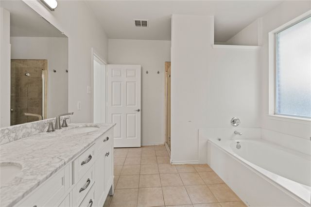 712 Twin Valley Drive, Murphy, TX 75094