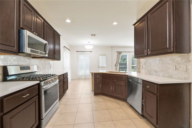 712 Twin Valley Drive, Murphy, TX 75094