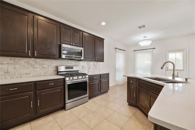 712 Twin Valley Drive, Murphy, TX 75094