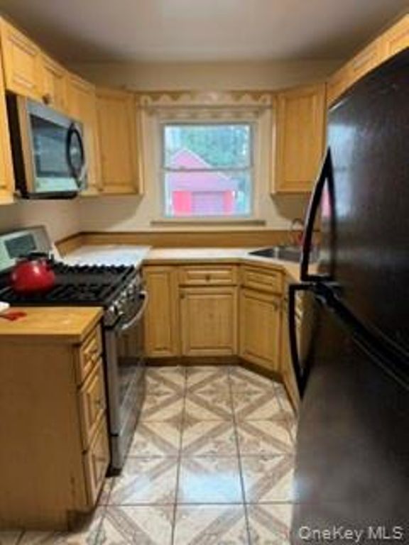 169-54 144th Road, Jamaica, NY 11434 — photo 4