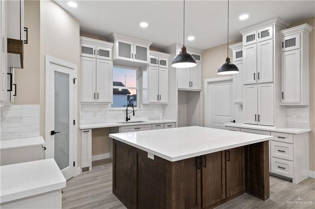 8110 N 48th Lane, Mcallen, TX 78504