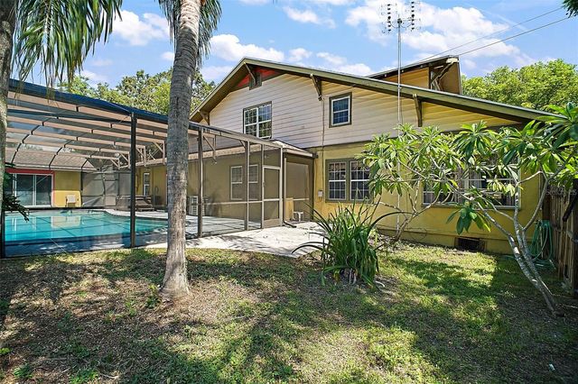 150 E CHARLOTTE AVENUE, Eustis, FL 32726