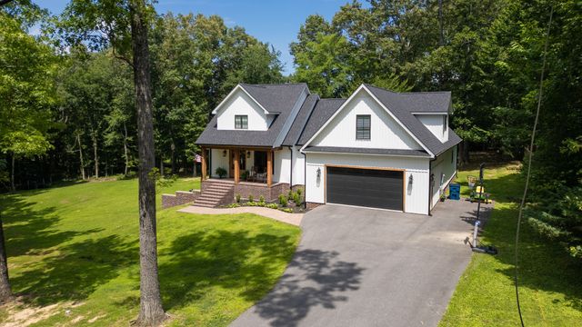 183 Country Wood Dr, Paris, TN 38242