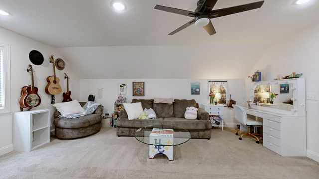 183 Country Wood Dr, Paris, TN 38242