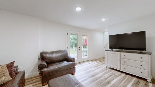 183 Country Wood Dr, Paris, TN 38242