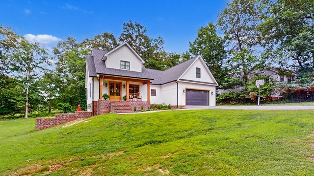 183 Country Wood Dr, Paris, TN 38242