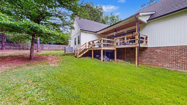 183 Country Wood Dr, Paris, TN 38242