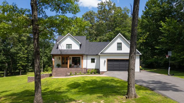 183 Country Wood Dr, Paris, TN 38242