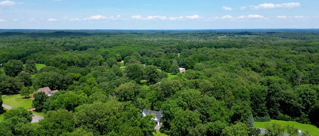 183 Country Wood Dr, Paris, TN 38242