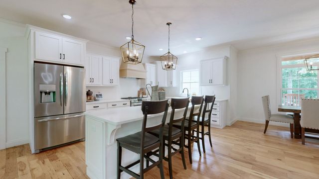 183 Country Wood Dr, Paris, TN 38242