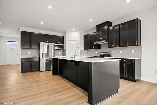 2032 Viewpointe Court, Columbia Station, OH 44028