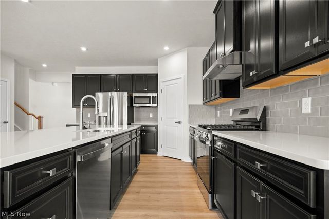 2032 Viewpointe Court, Columbia Station, OH 44028